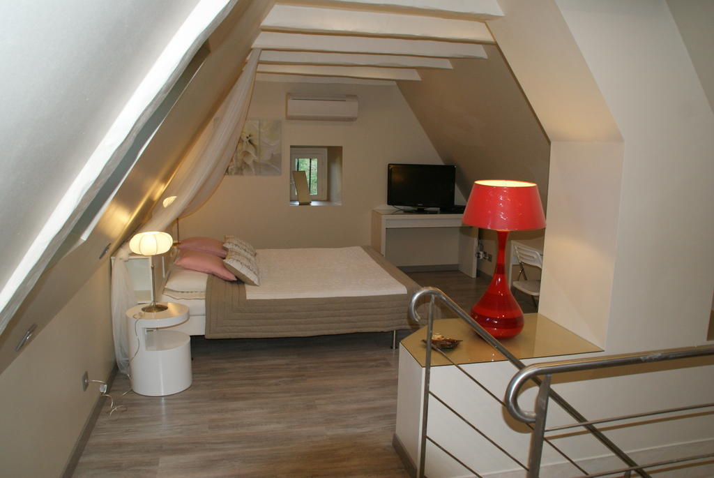 Au Mas De Gamet Bed & Breakfast Theminettes Room photo